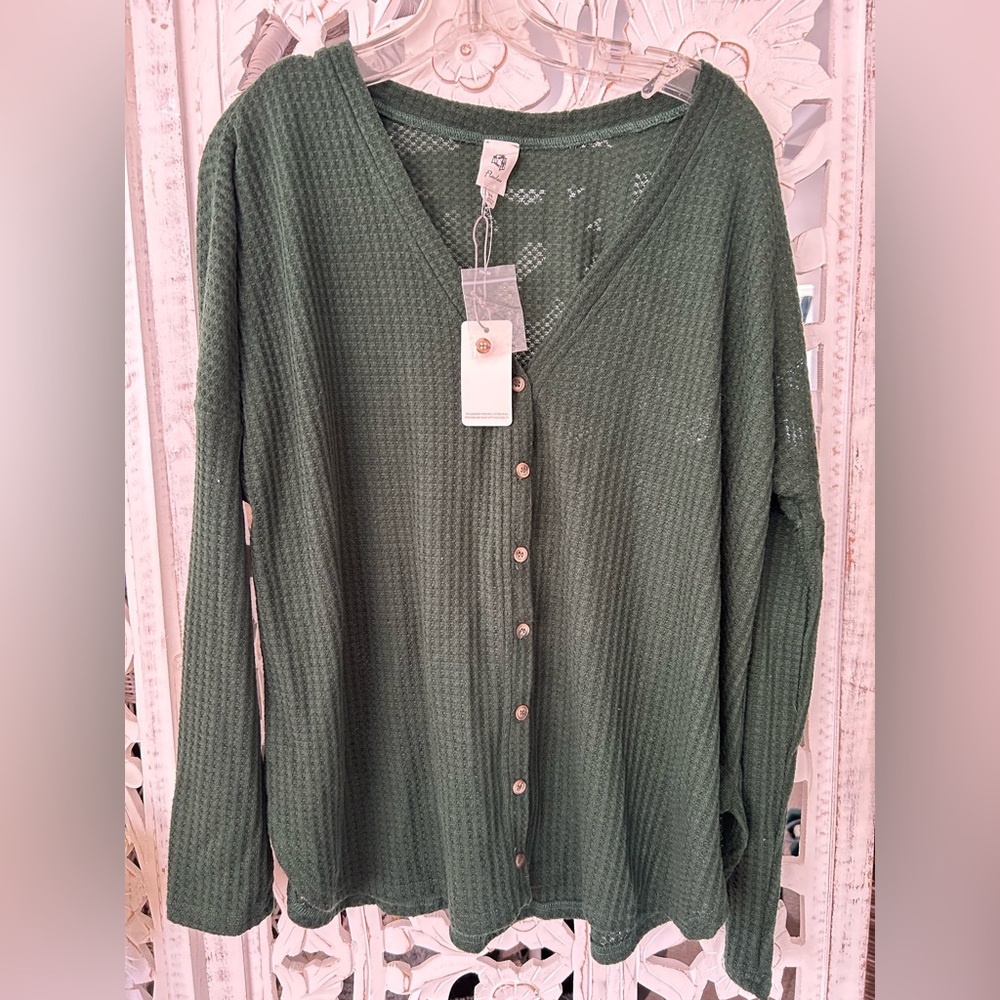 FLAWLESS Textured thermal hunter green knit button up top, XS